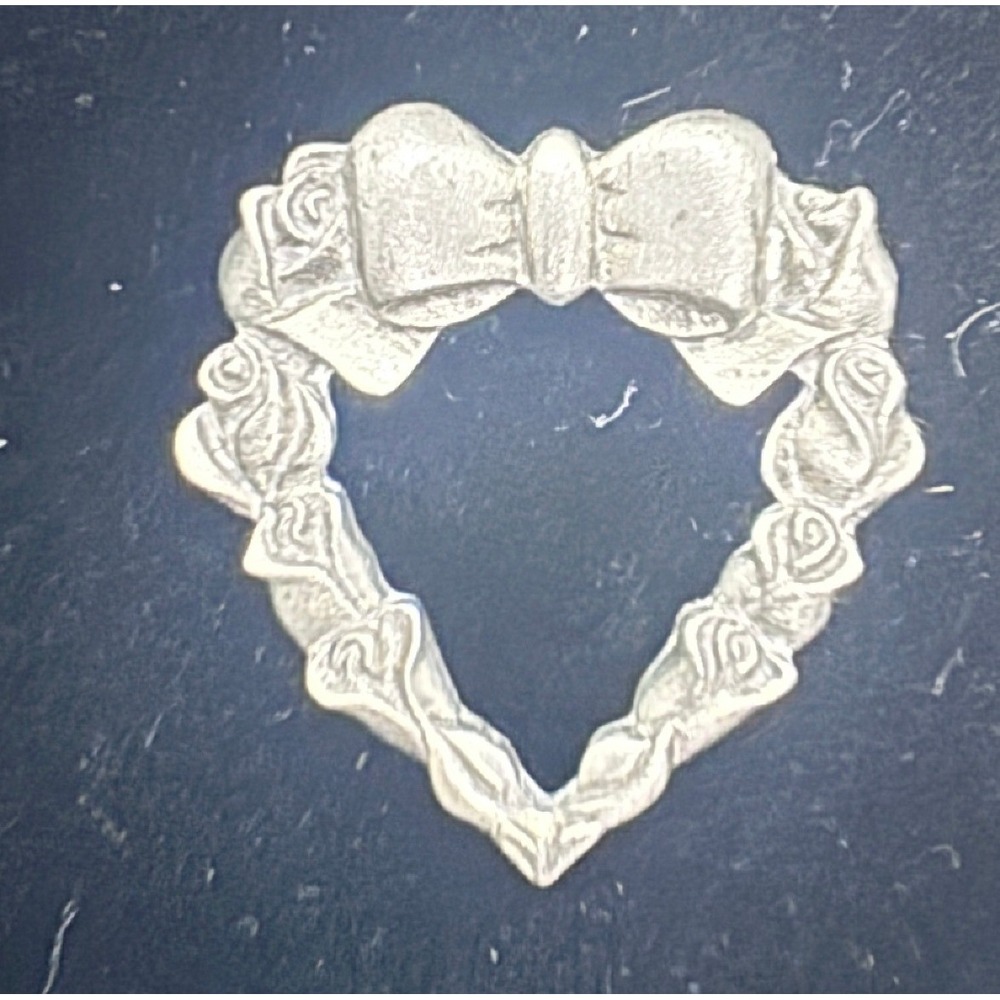 Longaberger 1998 Vintage Heart Wreath Rose Bow Brooch Silver Tone Floral Pin